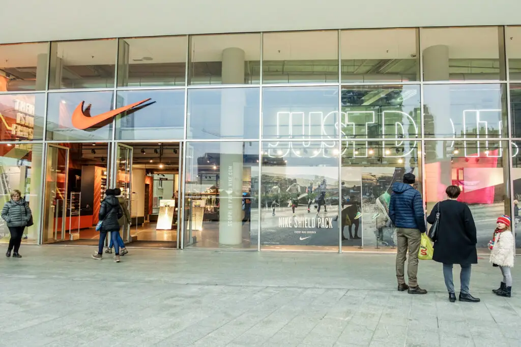 Nike Store - Outside